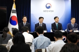 서울 전역·경기 분당·과천 등 12곳 투기과열지구·토지거래허가구역 지정