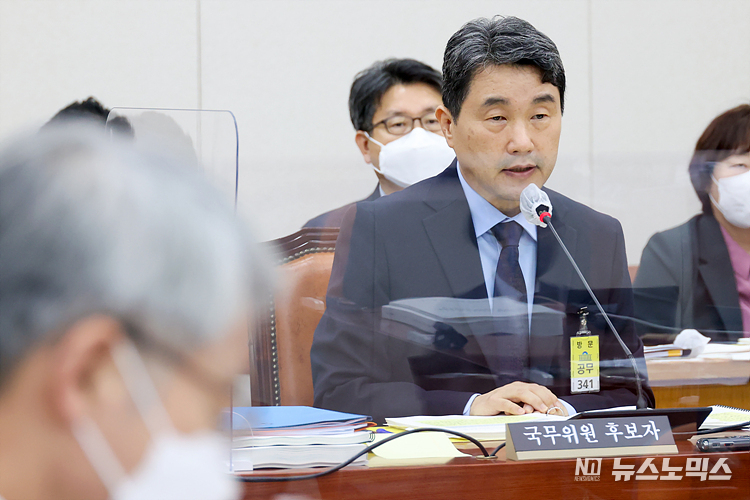 이주호 사회부총리 겸 교육부 장관 후보자가 28일 국회 교육위원회 전체회의실에서 열린 인사청문회에 출석해 의원들 질의에 답변하고 있다. ⓒ정의철 기자