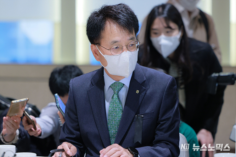 손병환 농협금융 회장 1일 서울 중구 은행연합회에서 열린 5대 금융지주 회장들과의 간담회에참석해 발언하고 있다. ⓒ정의철 기자