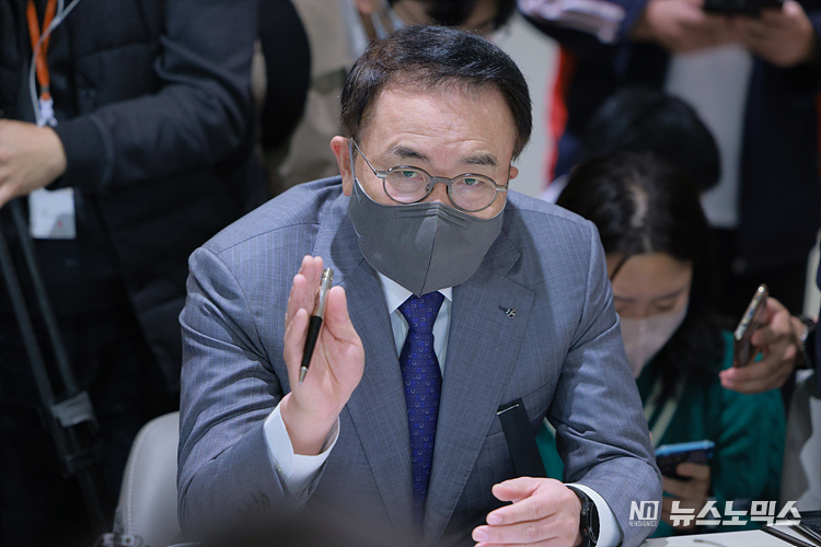 조용병 신한금융 회장 1일 서울 중구 은행연합회에서 열린 5대 금융지주 회장들과의 간담회에참석해 발언하고 있다. ⓒ정의철 기자