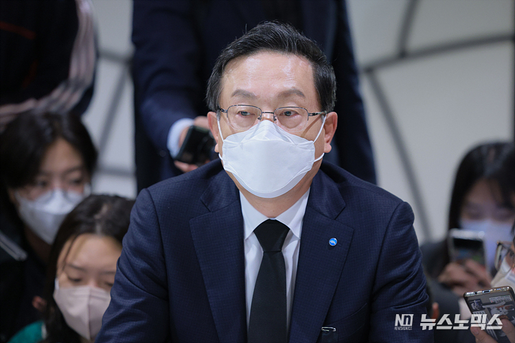 손태승 우리금융 회장 1일 서울 중구 은행연합회에서 열린 5대 금융지주 회장들과의 간담회에참석해 발언하고 있다. ⓒ정의철 기자
