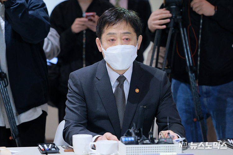 김주현 금융위원장이 1일 서울 중구 은행연합회에서 열린 5대 금융지주 회장들과의 간담회에 참석해 발언하고 있다. ⓒ정의철 기자