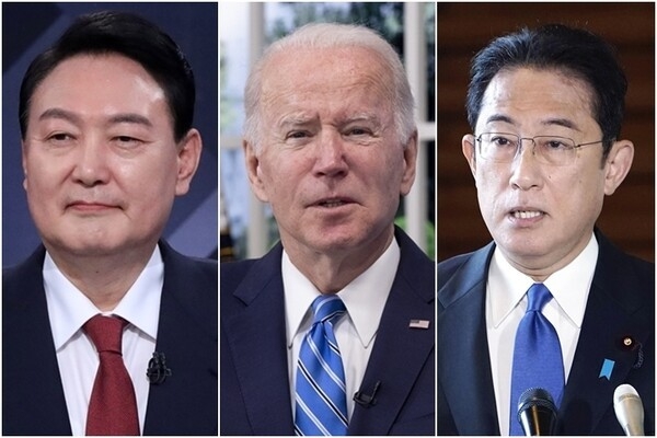 Japan-U.S.-Rok Trilateral meeting pic by Ministry of Foreign affairs of JapanThe leaders of South Korea, the United States and Japan on Sunday agreed to take "the unprecedented level of trilateral coordination" 한미일 수장들이 14일 '전례없는 수준의 3국 공조'를 펼치기로 합의했다.