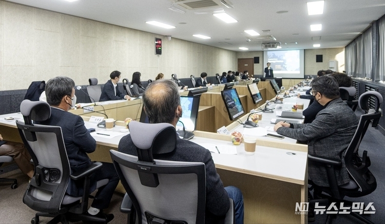 경기도는 18일 여주시청 회의실에서 ‘경기도-여주시 투자유치 전략 합동회의’를 열었다.