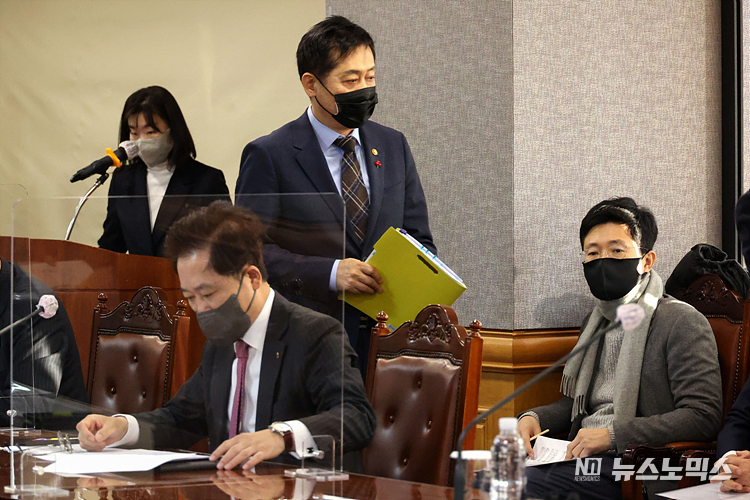 김주현 금융위원장이 26일 서울 중구 은행회관에서 열린 '2023년도 정책금융 자금공급 협약식'에 참석하고 있다. ⓒ정의철 기자