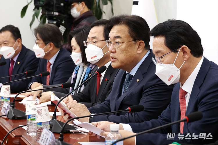 정진석 국민의힘 비상대책위원장이 12일 서울 여의도 국회에서 열린 비상대책위원회의에 참석해 발언하고 있다. ⓒ정의철 기자