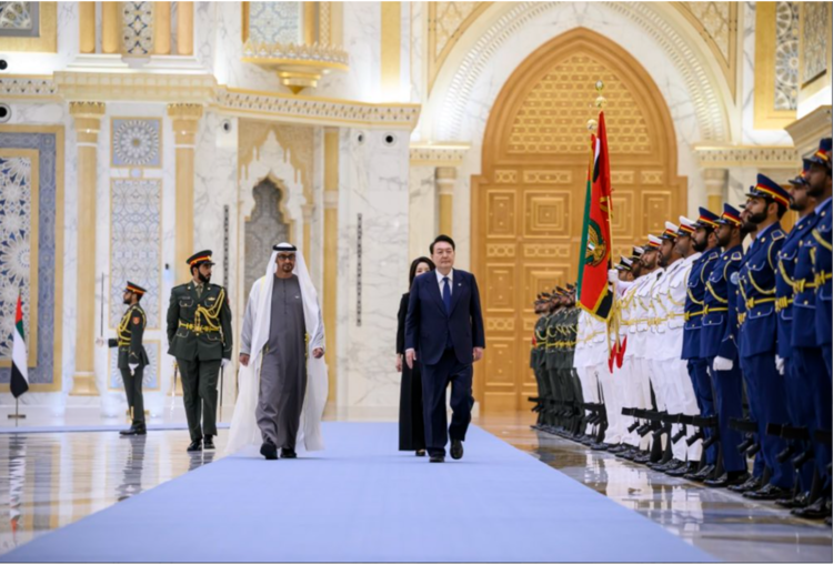 <strong>President Yoon and first lady Kim Keon-hee were honored by 21-artillery rounds fired, and guards of honor lining up to salute the distinguished guest.</strong>