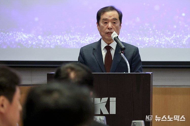 전국경제인연합회 김병준 미래발전위원장 겸 회장 직무대행이 23일 서울 여의도 전경련회관에서 열린 정기총회에서 발언하고 있다. ⓒ정의철 기자