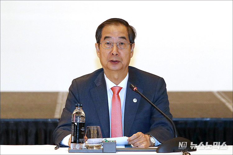 한덕수 국무총리가 10일 서울 종로구 포시즌스호텔 그랜드볼룸에서 열린 2030 부산세계박람회 유치위원회 제3차 회의에서 발언을 하고 있다. ⓒ정의철 기자