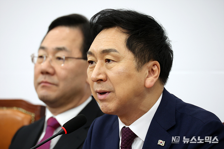 국민의힘 김기현 대표가 13일 서울 여의도 국회에서 열린 최고위원회의에 참석해 발언하고 있다. ⓒ정의철 기자