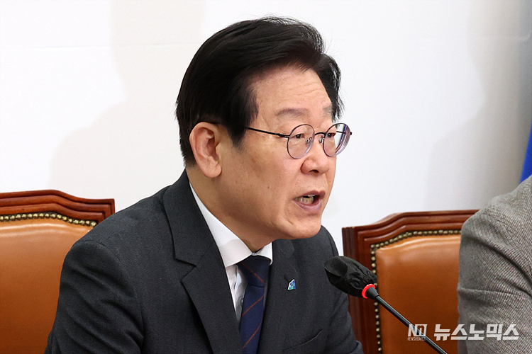 더불어민주당 이재명 대표가 13일 서울 여의도 국회에서 열린 최고위원회의에 참석해 발언하고 있다. ⓒ정의철 기자