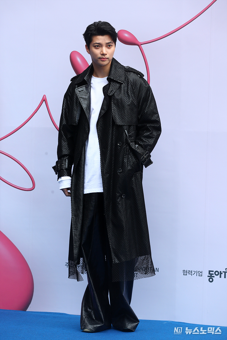 15일 서울 동대문구 DDP패션몰에서 시작된 '2023 F/W 서울패션위크(2023 SEOUL FASHION WEEK)'에서 배우 오승윤이 입장하고 있다. ⓒ정의철 기자