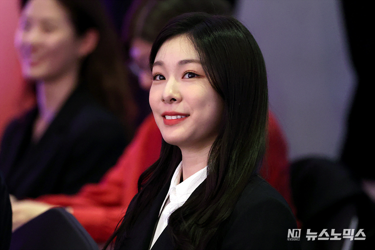 24일 서울 송파구 올린픽파크텔에서 열린 2024 강원 동계청소년올림픽 홍보대사 및 문화행사 감독·자문단 위촉식에 홍보대사 김연아가 참석하고 있다. ⓒ정의철 기자