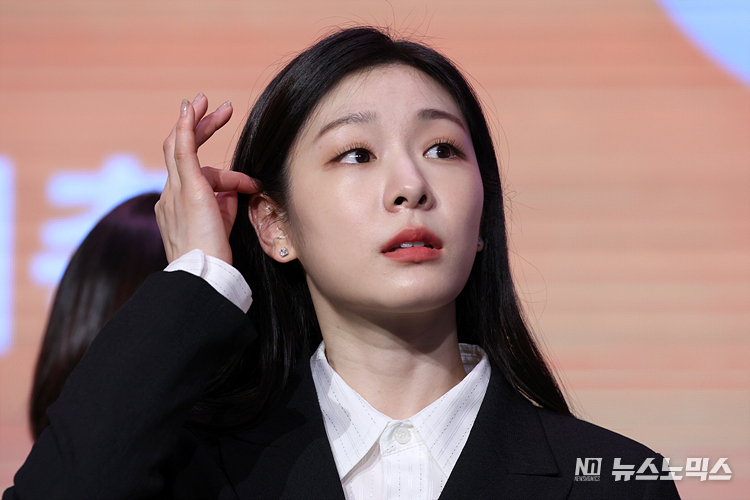 24일 서울 송파구 올림픽파크텔에서 열린 2024 강원 동계청소년올림픽대회 홍보대사 및 문화행사 감독·자문단 위촉식에서 홍보대사 김연아가 참석하고 있다. ⓒ정의철 기자