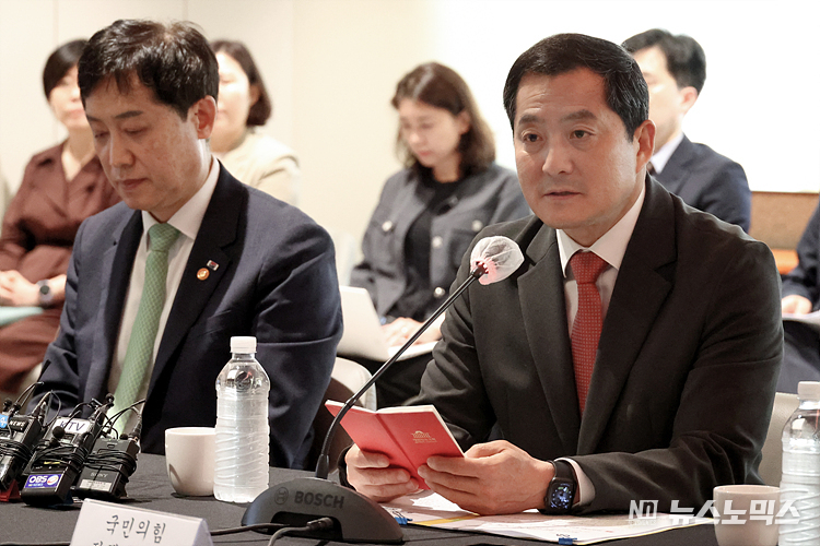 박대출 국민의힘 정책위의장이 12일 서울 중구 은행연합회관에서 열린 힘찬미래 높은도약 '청년도약 계좌 협약식 및 간담회'에 참석해 발언하고 있다. ⓒ정의철 기자 ⓒ정의철 기자