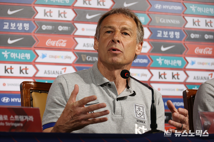 위르겐 클린스만 축구대표팀 감독이 22일 서울 종로구 축구회관에서 향후 대표팀 운영 방향에 대한 기자회견을 하고 있다. ⓒ정의철 기자