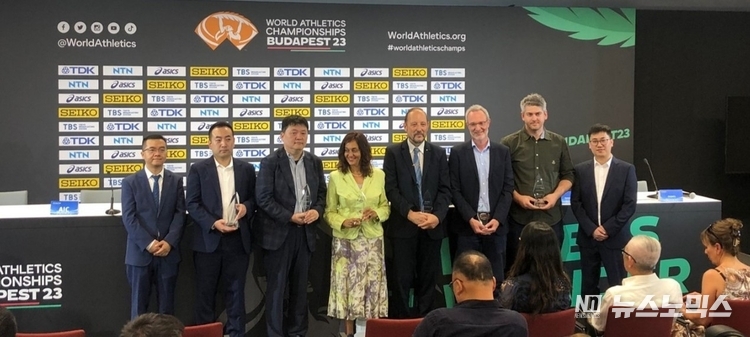 지난 24일 헝가리 부다페스트에서 열린 '2023 헝가리 국제육상대회 조인트 AI 오픈 플랫폼'(Joint AI Open Platform) 행사에서 글로벌 조인트 AI 오픈 플랫폼 프레스 미팅에 참석한 미디어젠 고훈 대표이사(왼쪽 세번째)