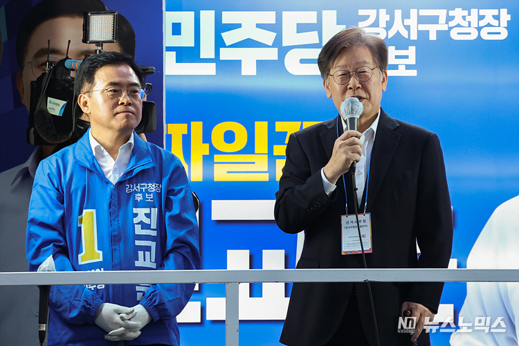이재명 더불어민주당 대표가 9일 단식 치료 퇴원 후 첫 일정으로 강서구청장 보궐선거 진교훈 후보 유세 현장에 참석해 지지 발언을 하고 있다. 왼쪽은 진 후보. ⓒ정의철 기자