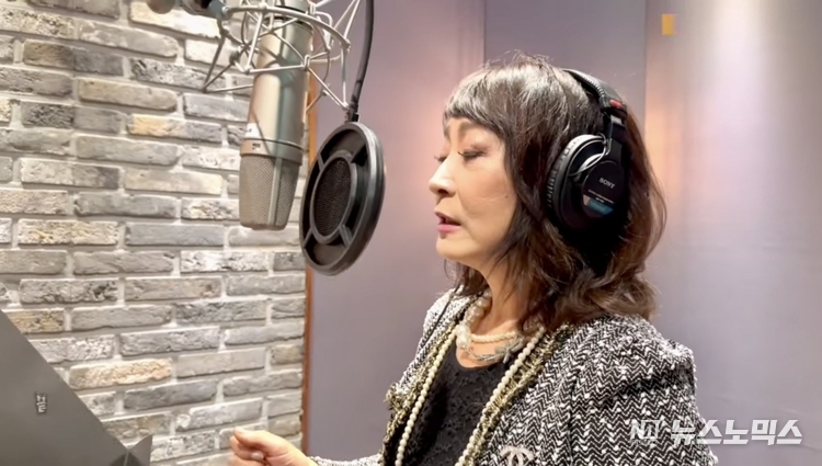  가수 박미란, 신곡 '물음 없이 가는 길' 녹음중