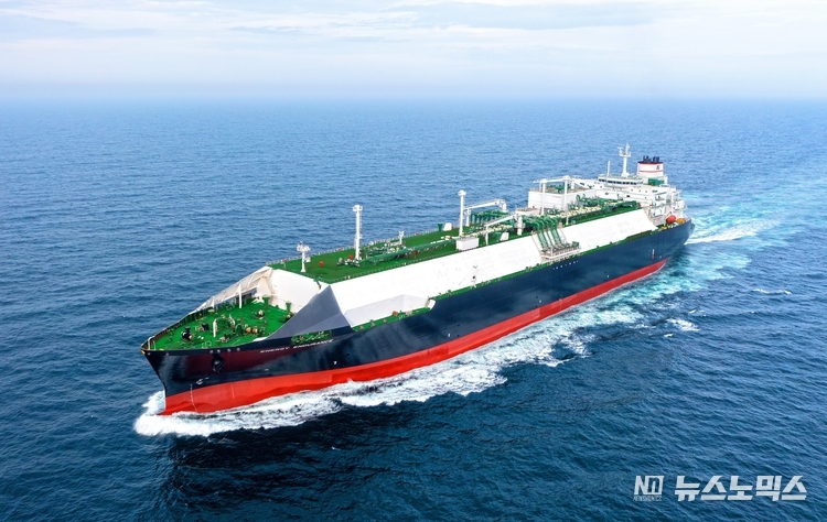현대삼호중공업이 건조해 2024년 인도한 17만4000 입방미터(㎥)급 LNG 운반선의 시운전 모습