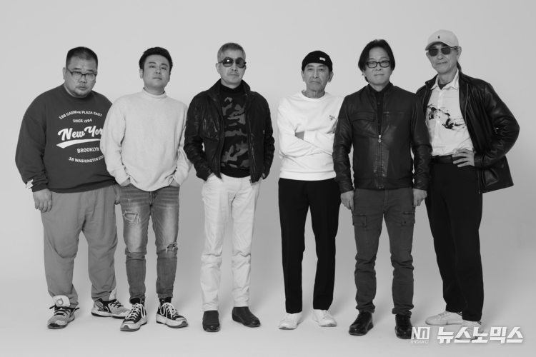 딕훼밀리 (좌)노주영(드럼), 박민규(건반), 윤홍석(기타와 보컬), 김후락(보컬), 정태철(기타), 이상철(베이스),