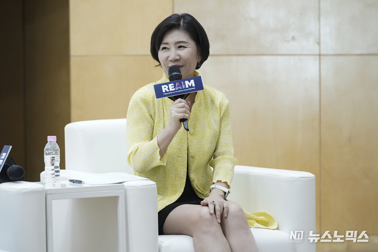 한국국방기술학회 박영욱 이사장이 패널로 참여해 AI 기술이 우리 사회와 일상에 미치는 영향을 설명하고 REAIM 고위급회의에 대해서도 소개하는 시간을 가졌다.
