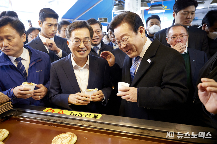 21일 오전 김동연 경기도지사가 이재명 더불어민주당 대표, 진성준 정책위의장, 김승원 경기도당위원장, 국회의원(김영진, 김준혁, 염태영), 이재준 수원시장과 함께 민생현장 방문을 하고 있다.