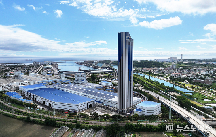 LS전선이 강원도 동해시에 해저 5동을 준공하며, 아시아 최대급 HVDC 케이블 생산 역량을 갖췄다