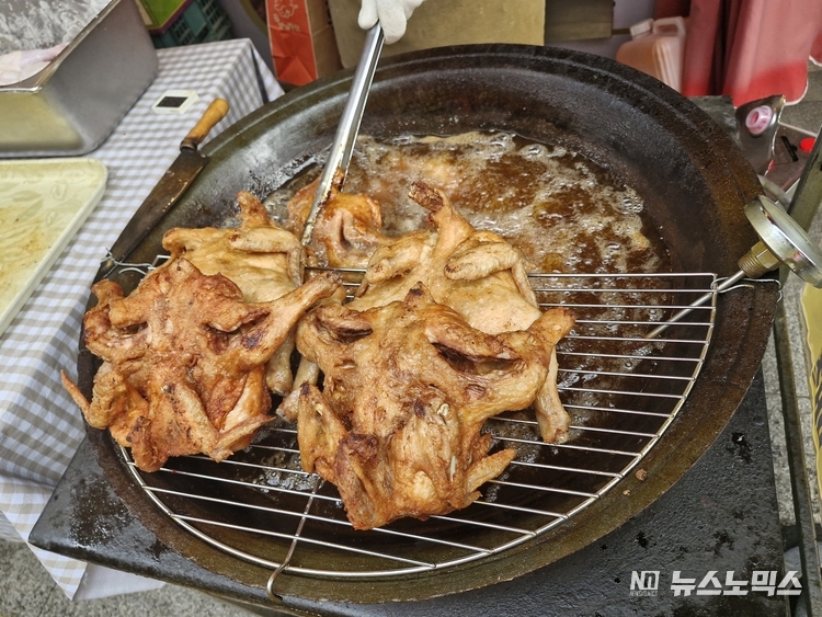 양평5일장 통닭 튀김 모습