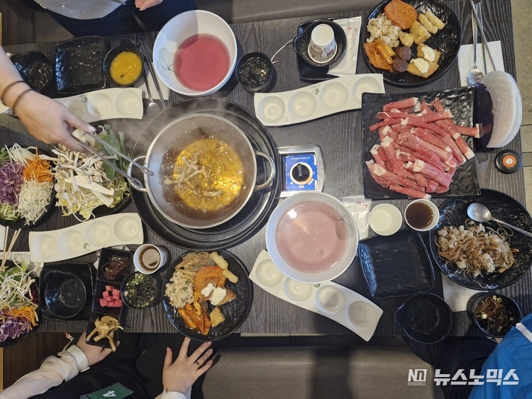 E-train 관광열차 부산여행 '샤브썀주머니 오시리아점' 식당 샤브 모습