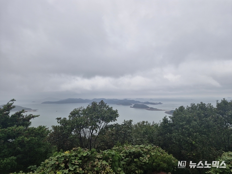 삼길산 정상 봉수대에서 보이는 대조도&소조도 섬